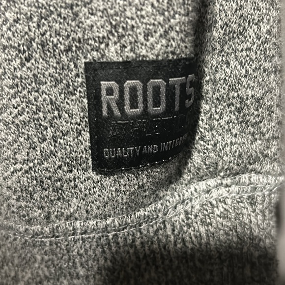 ROOTS salt & pepper kangaroo pocket hoodie - Picture 3 of 11